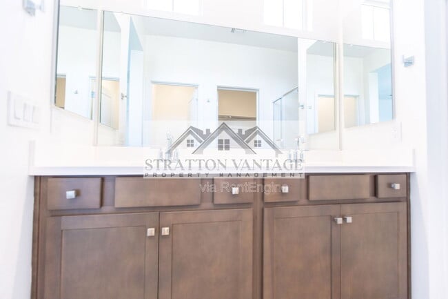 Foto del edificio - 1051 W. Diamondback Dr.