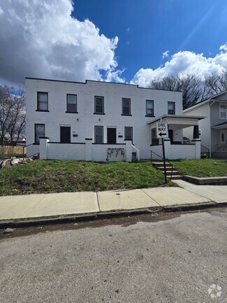Building Photo - 36-40-40 S Oakley Ave