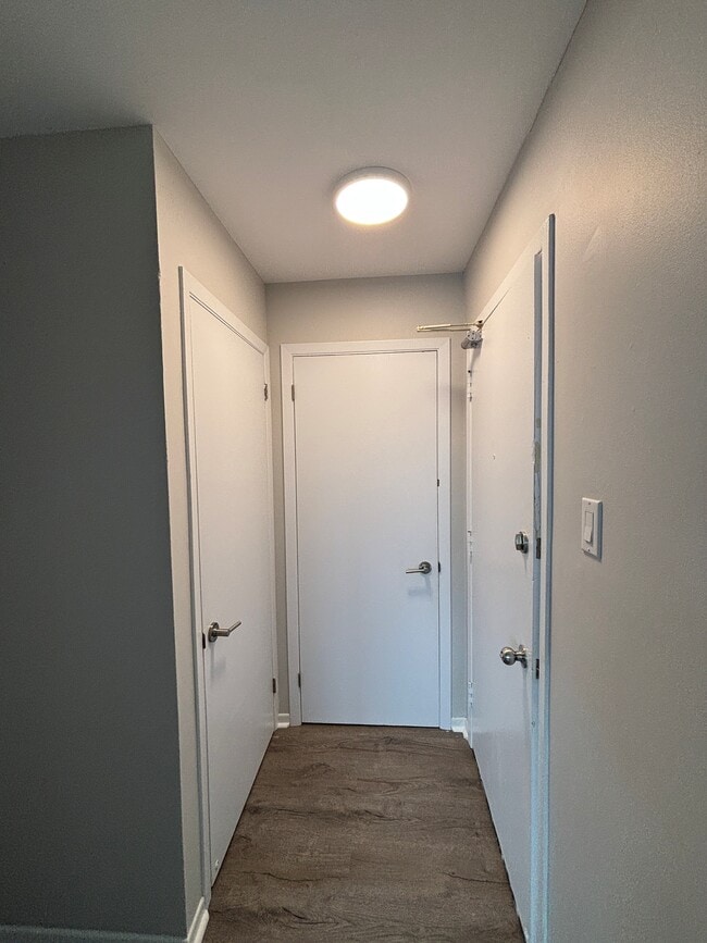 Building Photo - SPACIOUS TWO BEDROOM APARTMENT - COLE HARBOUR