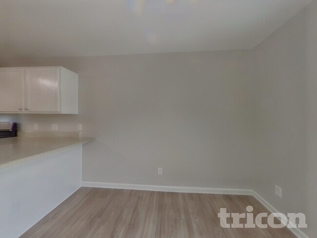 Foto del edificio - 5411 Peachwood Dr