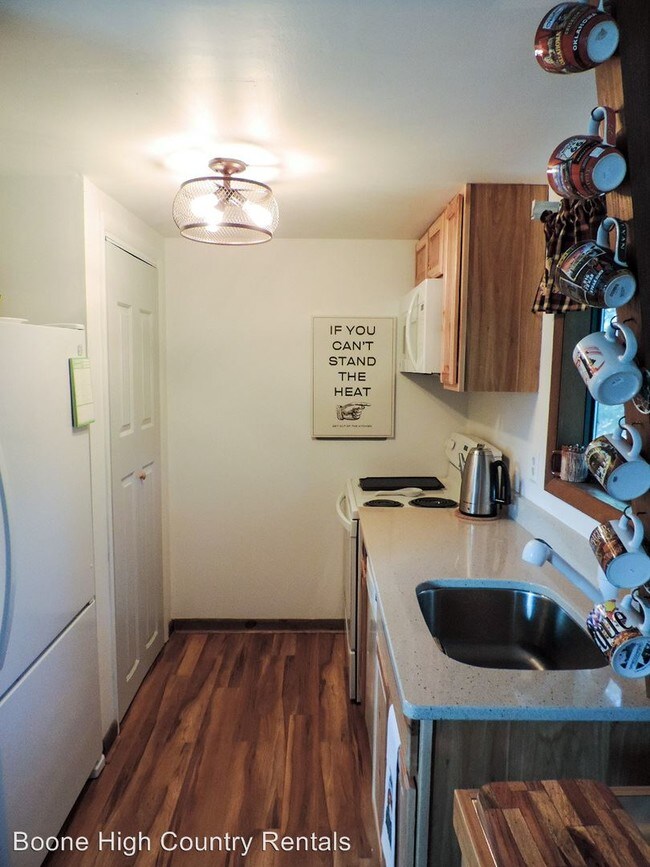 1 Br 1 Bath House 18 B Spruce Court House For Rent In Banner