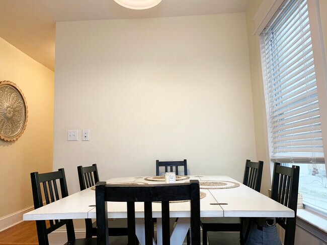 Eat-in Kitchen - 20 S Main St
