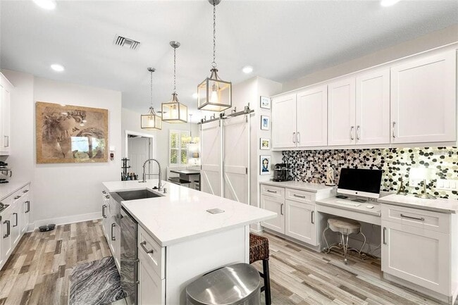 Building Photo - 1237 Savona Dr