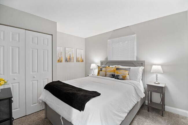 Building Photo - 1908 Kingsley Dr