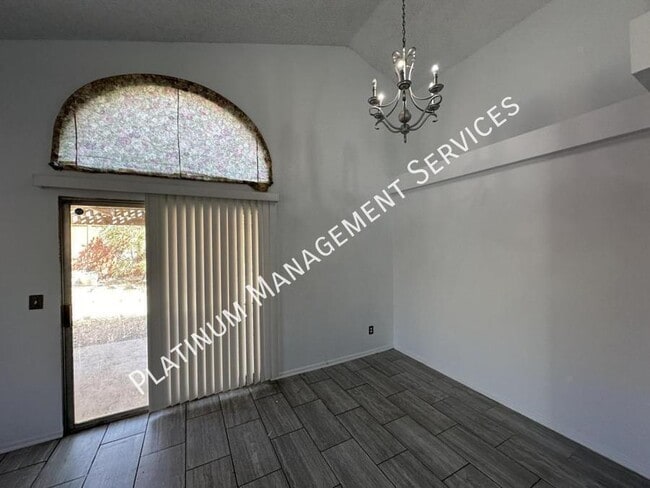 Building Photo - 36832 Goldenview Way
