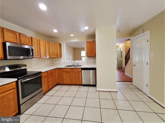 Building Photo - 8117 Pennington Dr