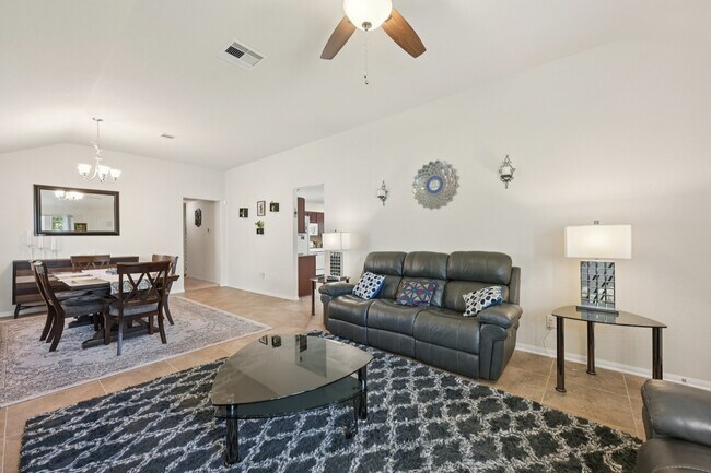 Foto del edificio - 2222 Mountain Quail Wy