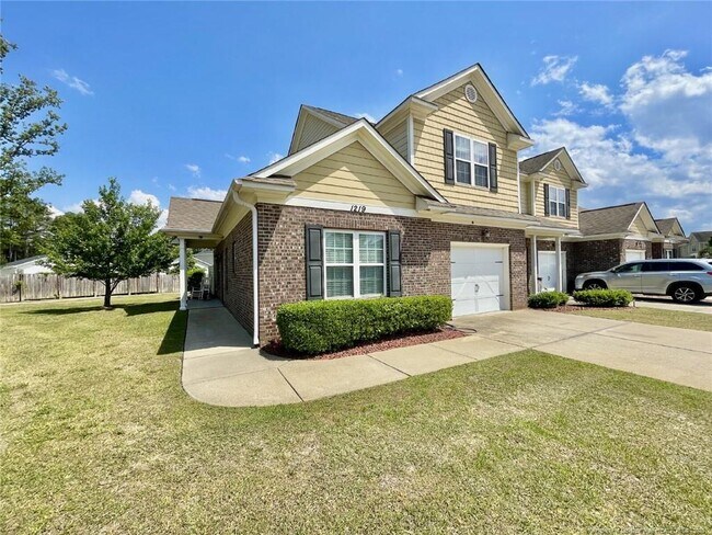 Building Photo - 1219 Braybrooke Pl
