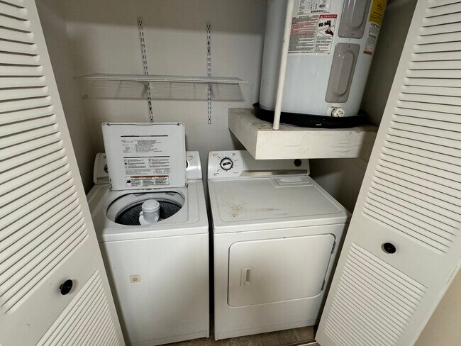 Foto del edificio - 360 Lake Ontario Ct