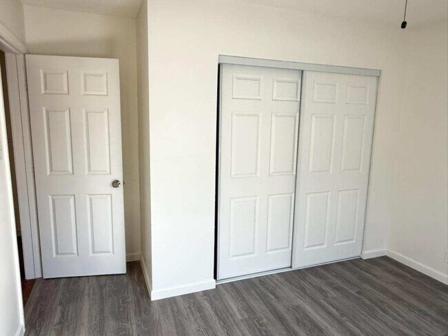 Foto del edificio - 2627 East 4th St