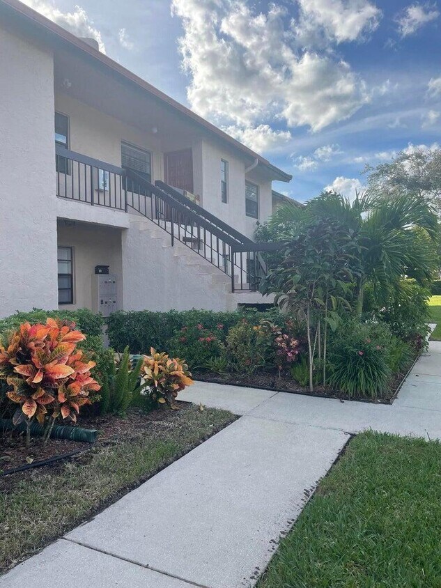 Foto principal - 9299 Vista Del Lago