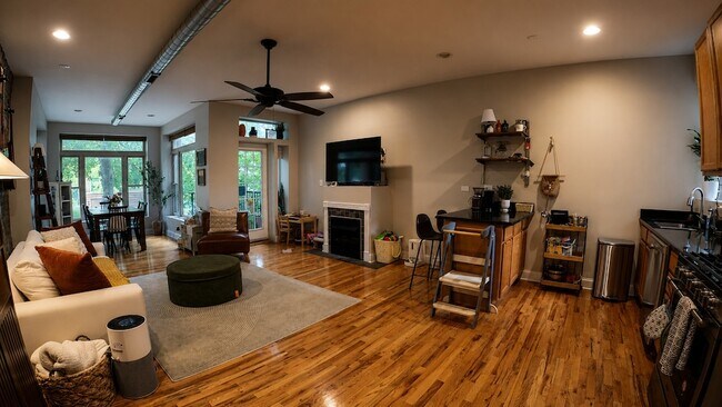Foto del edificio - 4823 N Sawyer Ave