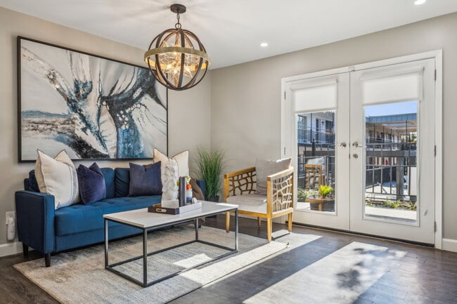 Building Photo - The Ashley at Bluffview Apartments