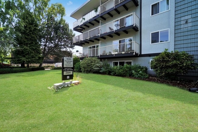 Building Photo - Casa Montego Apartments