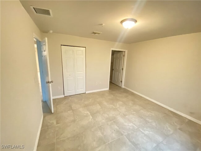 Building Photo - 1719 SW 33rd St