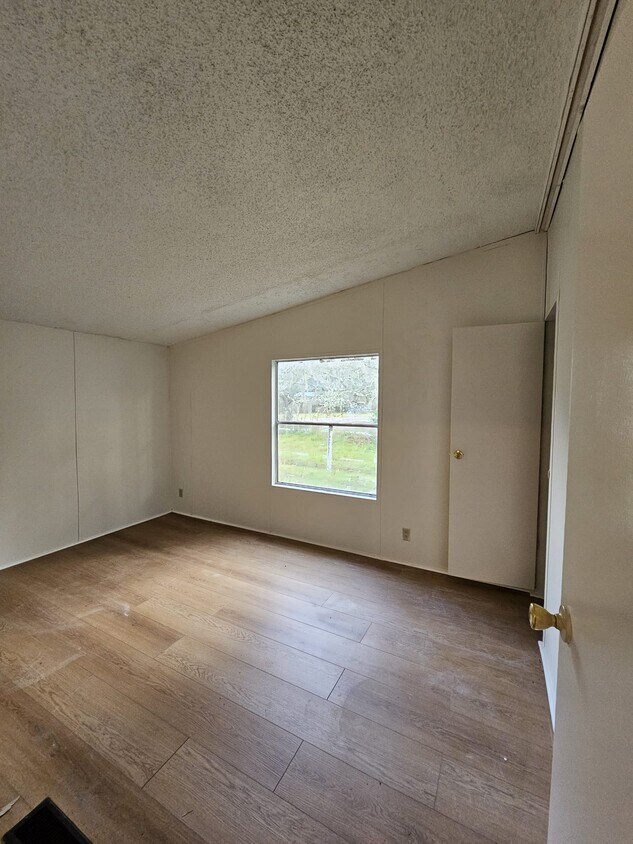 Primary Photo - 124 Bland Rd