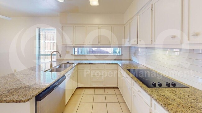 Building Photo - 16411 Lauder Ln