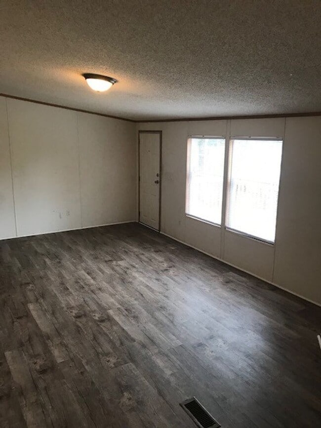 Building Photo - 201 Rockingham Rd