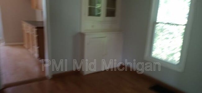 Building Photo - 2546 Swayze St