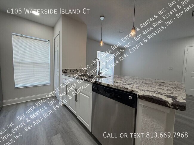 Foto del edificio - 4105 Waterside Island Ct