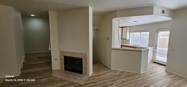 Building Photo - SCRIPPS RANCH - Scripps Townhomes - Nice 2...