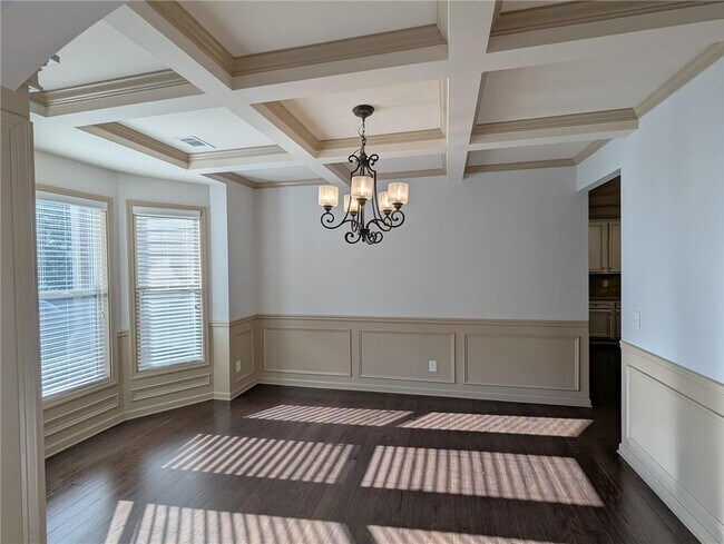 Building Photo - 4635 Belcrest Way