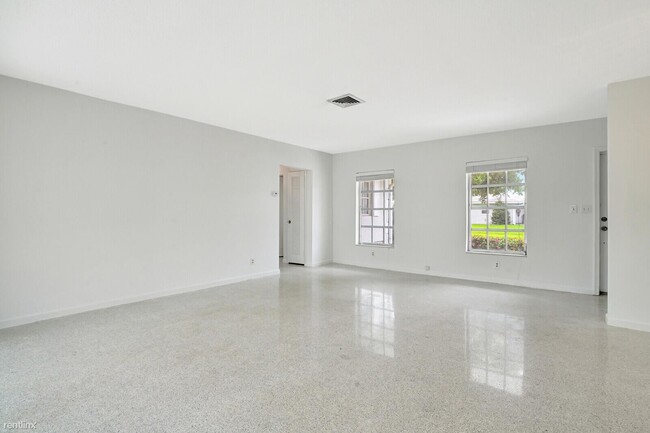 Foto del edificio - 2 br, 2 bath House - 1155 SW 13th St