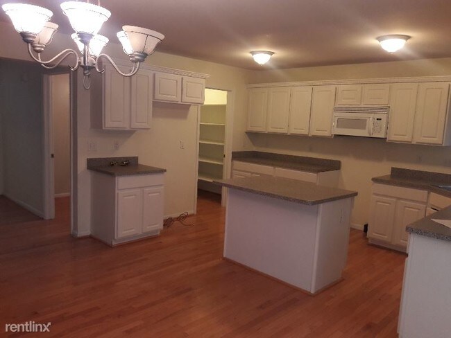 Building Photo - 1420 Deer Creek Trl