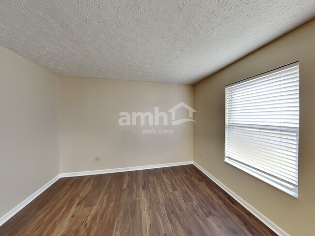 Foto del edificio - 6934 Crescent Boat Ln