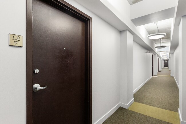Foto del edificio - 563 Memorial Dr SE