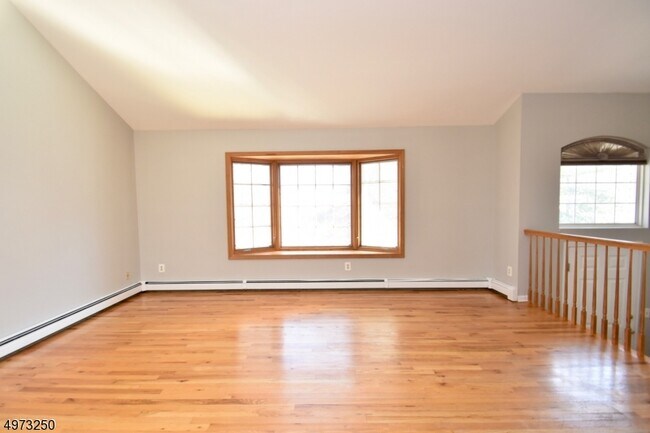 Building Photo - 4 Spinnaker Way