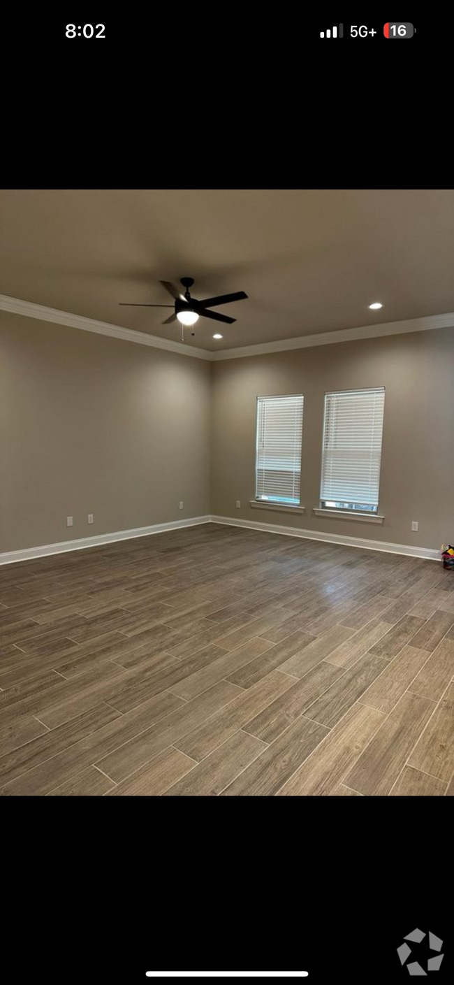Building Photo - 6866 Summerset Dr