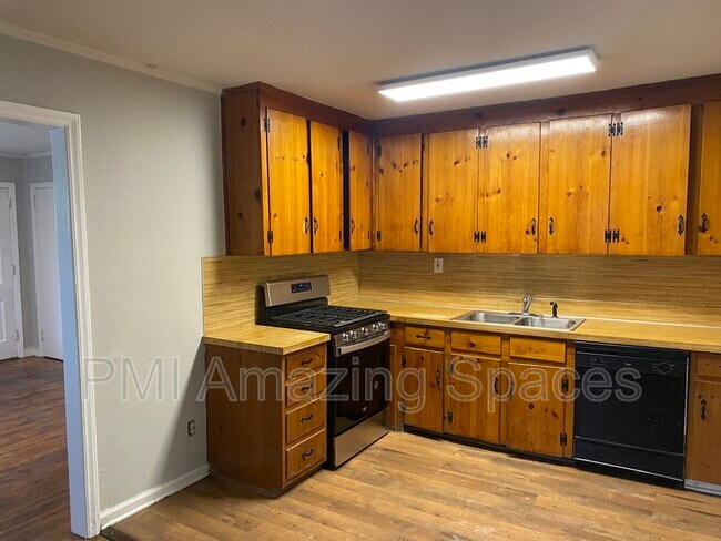 Foto del edificio - 4164 Welling Ave