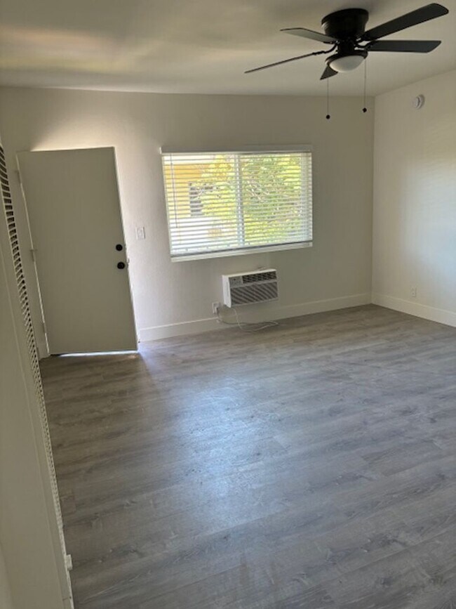 Foto del edificio - Renovated Studio Apartment for Lease in Va...