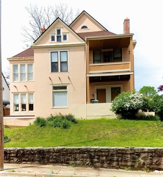 Building Photo - 2599 Glen Echo Dr