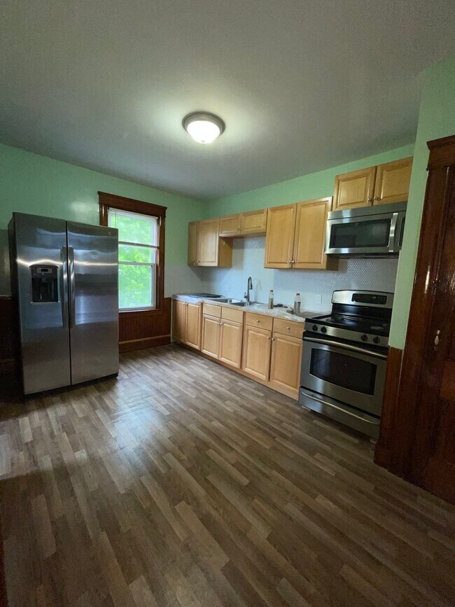 69 Keeley St Unit 3rd Floor, Fall River, MA 02723 Apartments in Fall