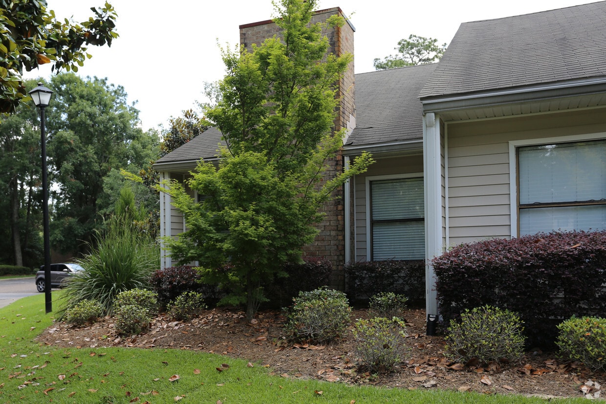 6700 Cottage Hill Rd