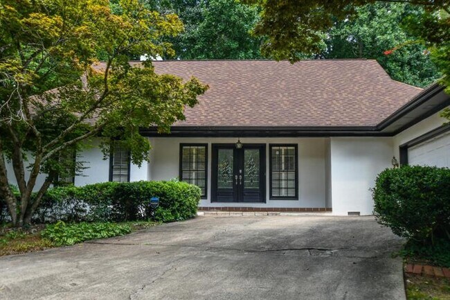 Building Photo - 3807 Corinth Dr