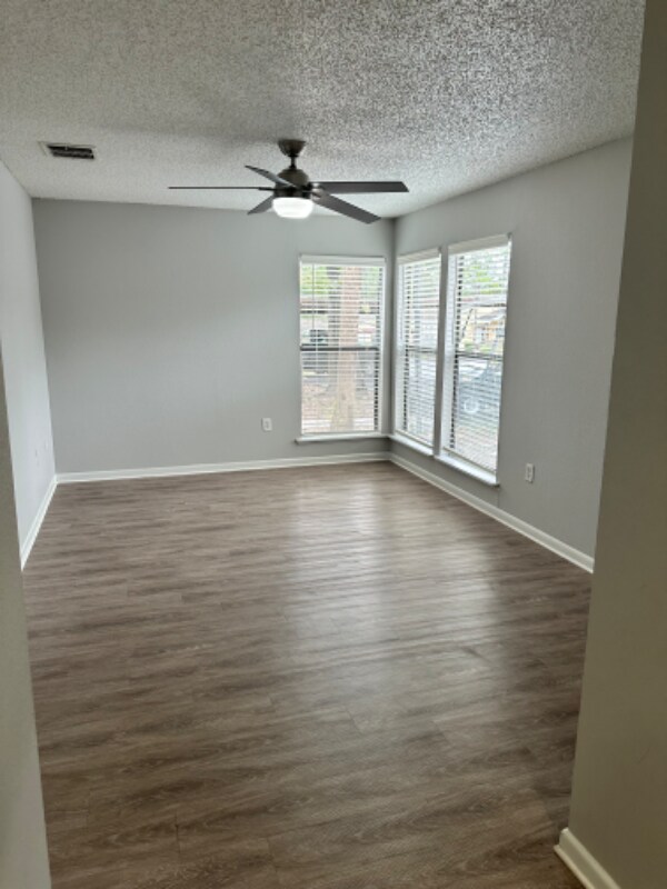 Foto del edificio - 1030 Douglas Ave