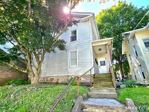 Building Photo - 33 Olive St