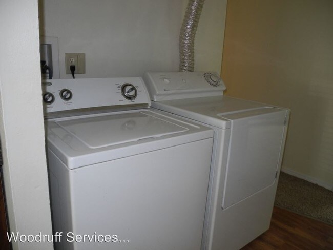 Foto del edificio - 3 br, 1.5 bath House - 204 S  Emerald Ln