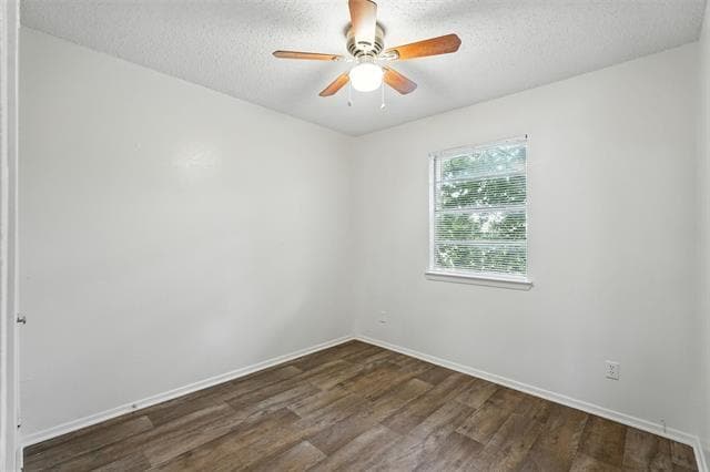 Building Photo - 302 Candlewood Ln