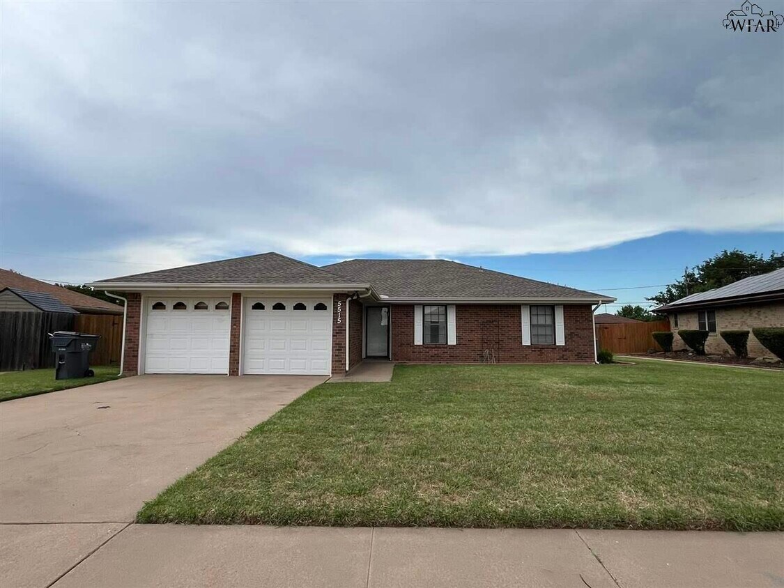 Foto principal - 5515 Lucky Ln