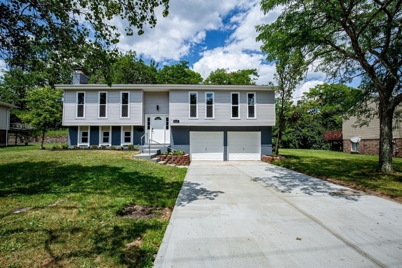 Primary Photo - 810 Clearfield Ln