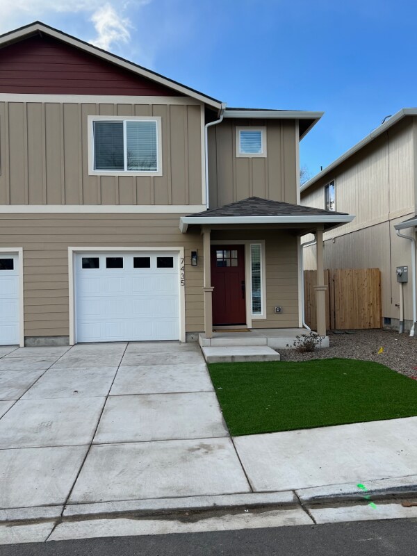 Foto principal - 7435 Denman Ct