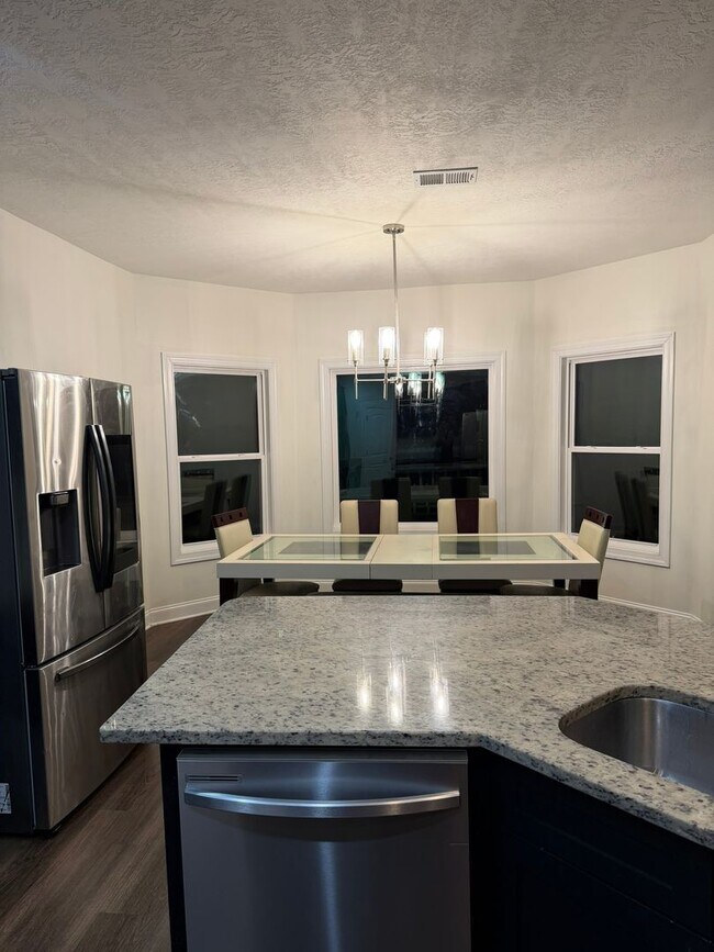 Building Photo - Welcome to your new home!