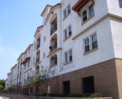 Building Photo - Manitou Vistas II