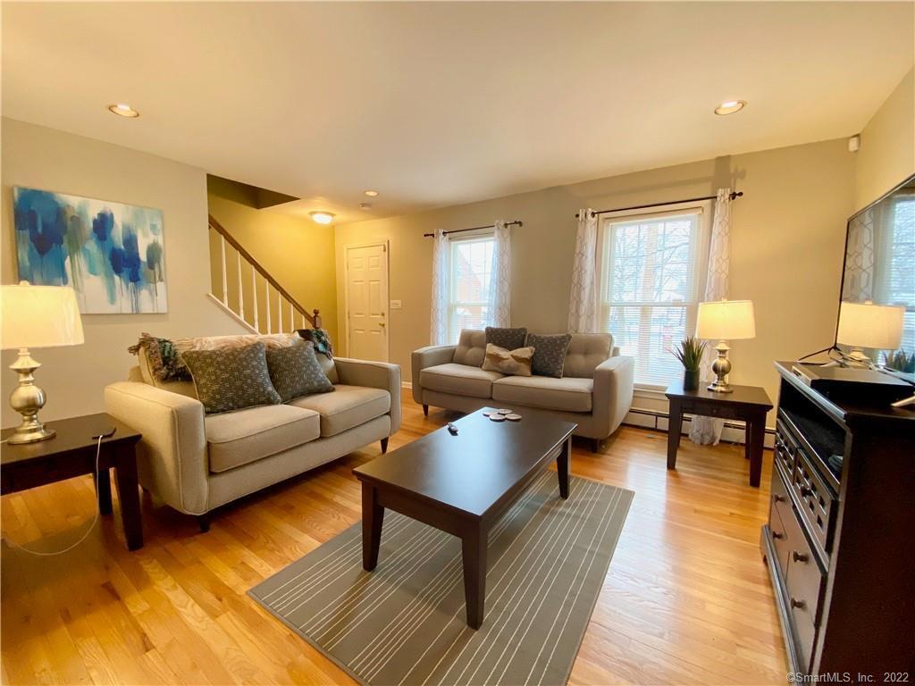 Foto principal - 902 State St