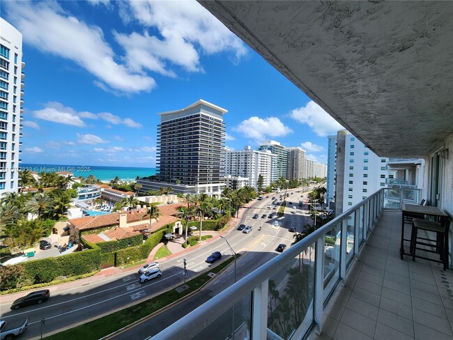 Building Photo - 5900 Collins Ave