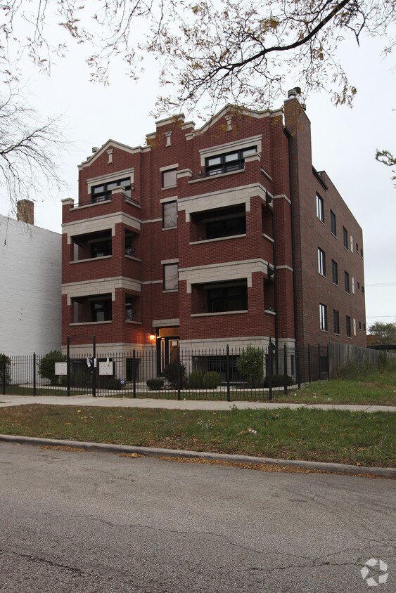 Building Photo - 4041 S Michigan Ave